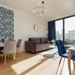 https://apartamenty-ogrodowa-business-wola-by-renters.warsawhotelspoland.com